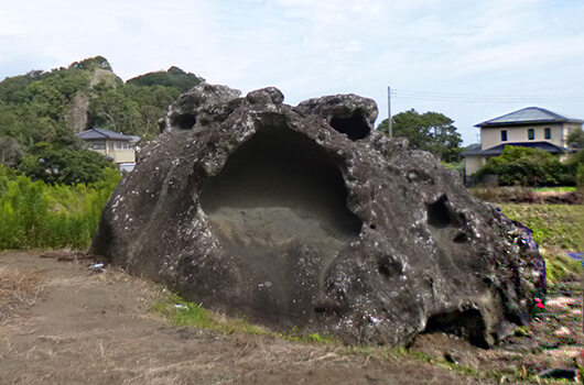 神楽石・礫石（つぶていし）