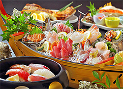＜GoToトラベル対象＞【あわび入り舟盛り】旬のお刺身を豪華舟盛でたっぷりと！◆屋上貸切露天風呂